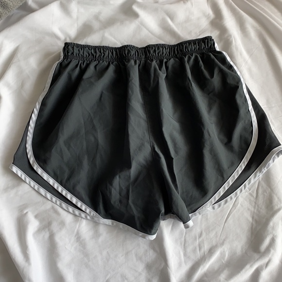 Nike Running Shorts - Picture 2 of 4